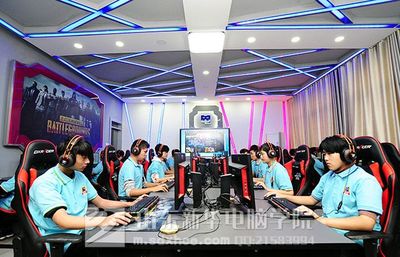 学电脑去哪个学校好
